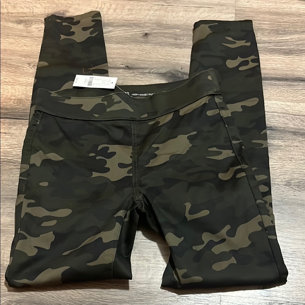 New York & Company Olive Green Camo High-Waist Leggings
